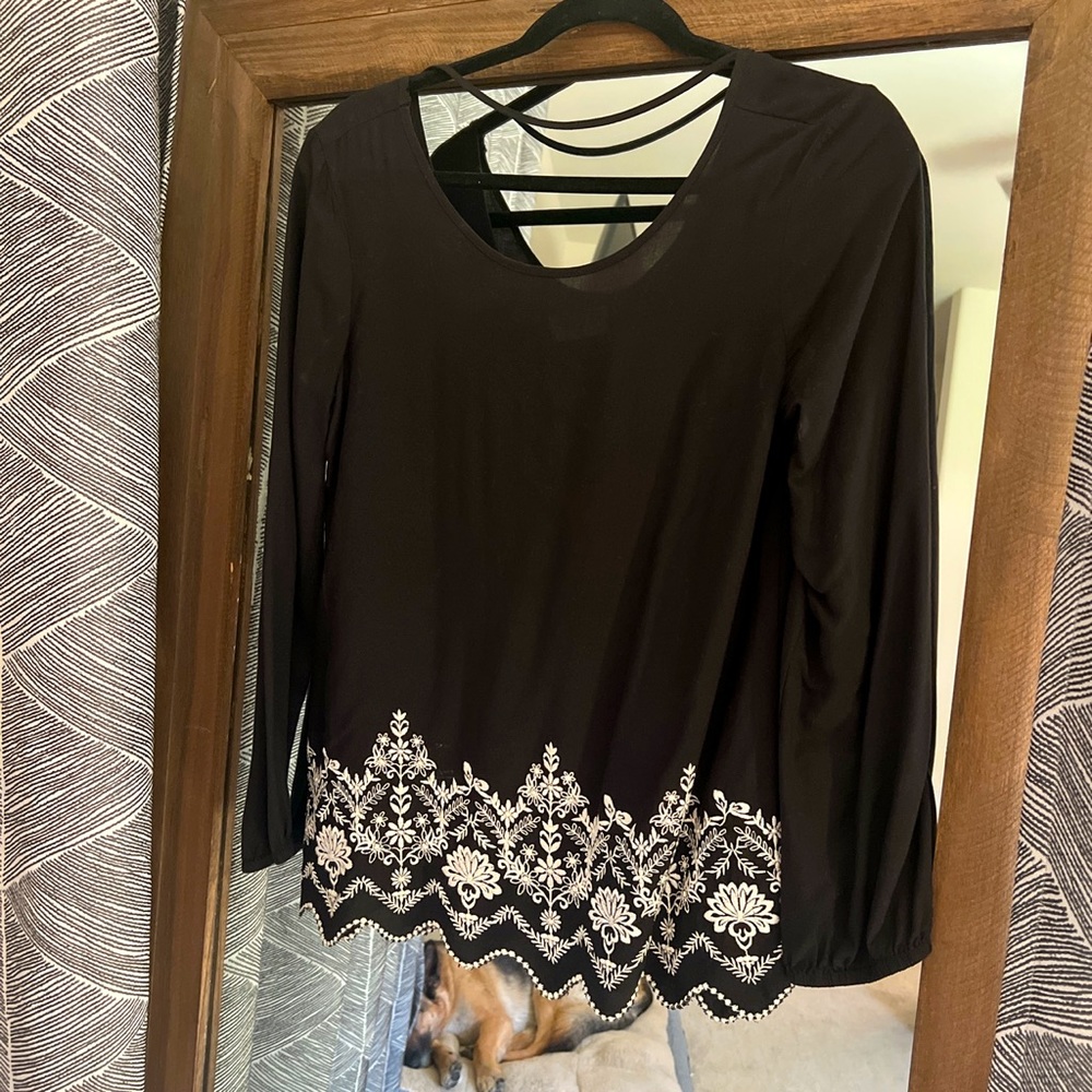 Brand new, black embroidered blouse🖤